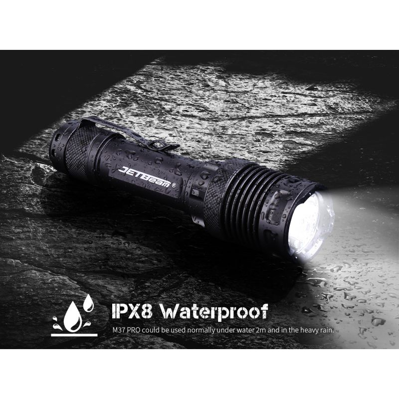 JETBEAM M37 PRO Lampe de poche tactique haute performance 3700 lumens 340m, rechargeable 21700, étanche IPX8