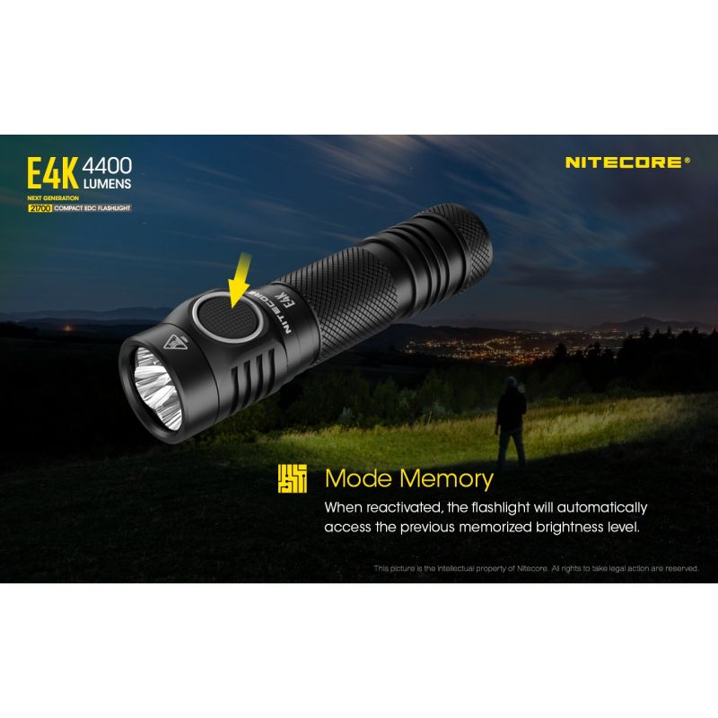 Lampe de Poche Nitecore E4K 4400 Lumens Haute Luminosité Compacte et Durable pour Éclairage Extérieur IP68