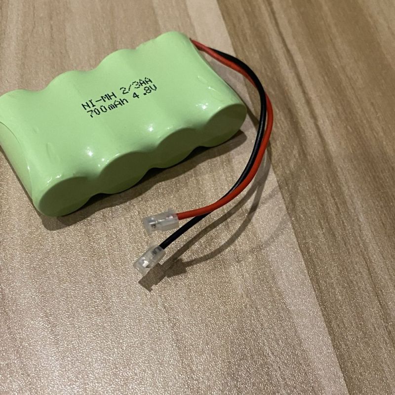 Batterie Rechargeable 4,8V 2/3 AA 700mAh Ni-MH Haute Capacité Éco-Responsable pour Jouets et Appareils