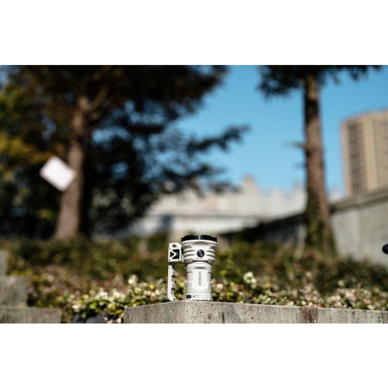 Manker MK38 Lampe de Poche LED 8x XHP70.2 41500 Lumens Projecteur Portable Éclairage Multifonction