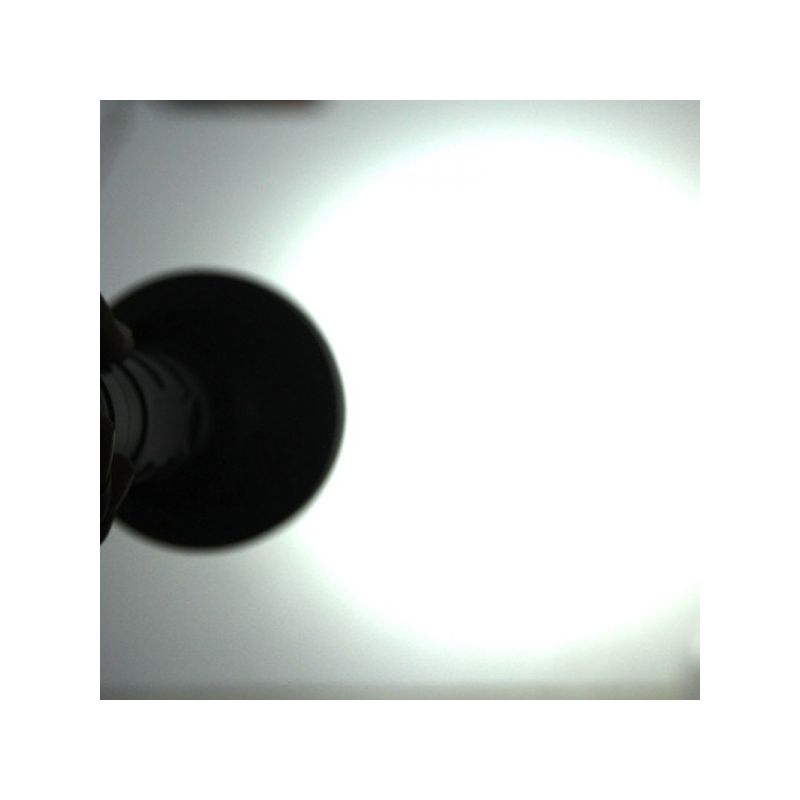 Lampe de poche LED UltraFire 28T6 40000 lumens haute puissance 5 modes idéale pour l'éclairage en camping et randonnée