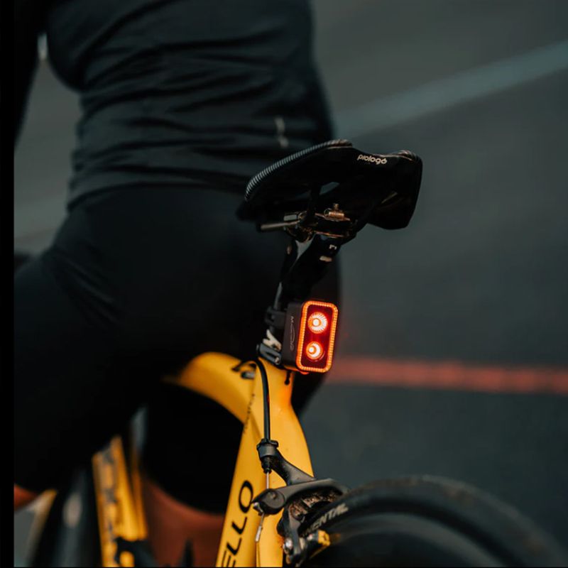 Magicshine SEEMEE300 feu arrière intelligent IPX6 visibilité 360° 300 lumens sécurité cycliste OptiTracing Light
