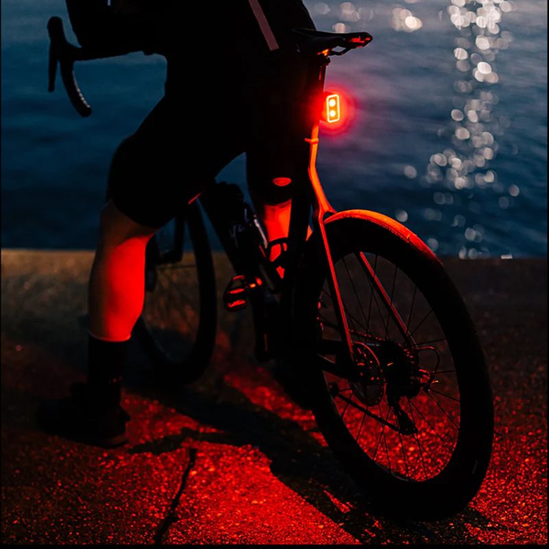 Magicshine SEEMEE300 feu arrière intelligent IPX6 visibilité 360° 300 lumens sécurité cycliste OptiTracing Light