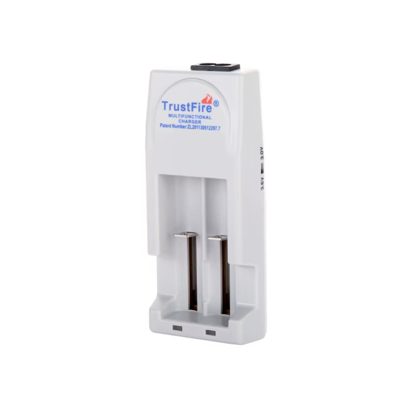 Découvrez Chargeur TrustFire TR-001 pour batteries Li-ion 10430 10440 14500 16340 17670 18500 18650 rapide et sûr