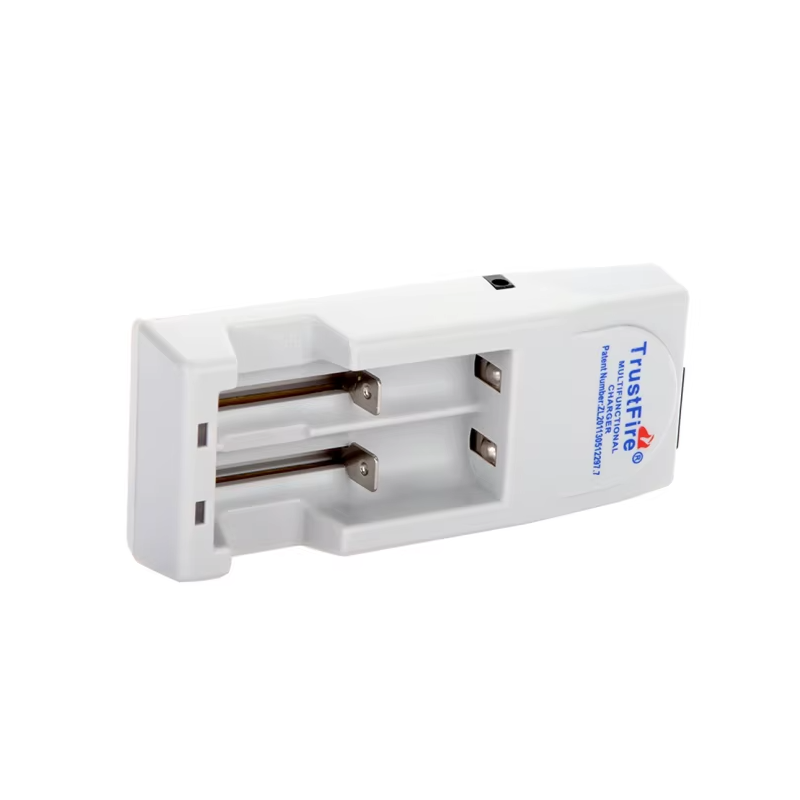 Découvrez Chargeur TrustFire TR-001 pour batteries Li-ion 10430 10440 14500 16340 17670 18500 18650 rapide et sûr