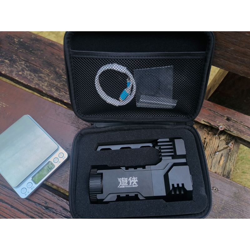 Manker Ranger MK39 II projecteur combiné portable design robuste rechargeable USB lampe longue portée LED