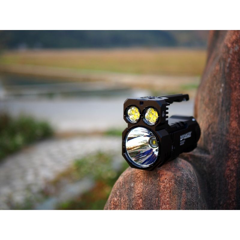Manker Ranger MK39 II projecteur combiné portable design robuste rechargeable USB lampe longue portée LED