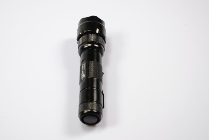 UltraFire WF-502B U2 Lampe torche LED 1300 Lumens Compacte et Durable Lampe d'urgence extérieure pour les aventures