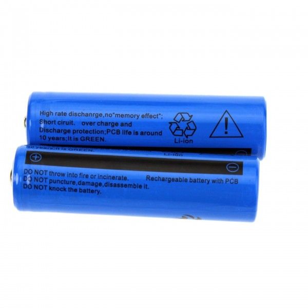 Batteries rechargeables Ultrafire TR 3000mAh 3.7V Li-ion haute capacité recharge rapide solution énergétique
