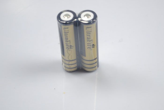 Ultrafire BRC 18650 Batterie Li-ion rechargeable 4000mAh Haute capacité Charge rapide pour appareils extérieurs