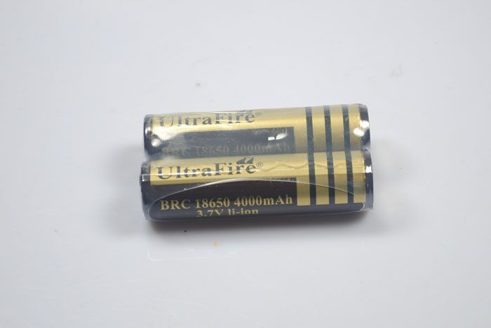 Ultrafire BRC 18650 Batterie Li-ion rechargeable 4000mAh Haute capacité Charge rapide pour appareils extérieurs