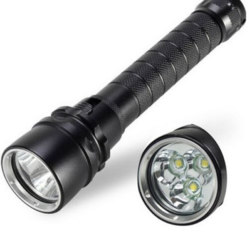 Illuminate Adventures SK68 Q5 LED Lampe torche portable mini ZOOM 6000 lumens, durable et étanche pour le camping