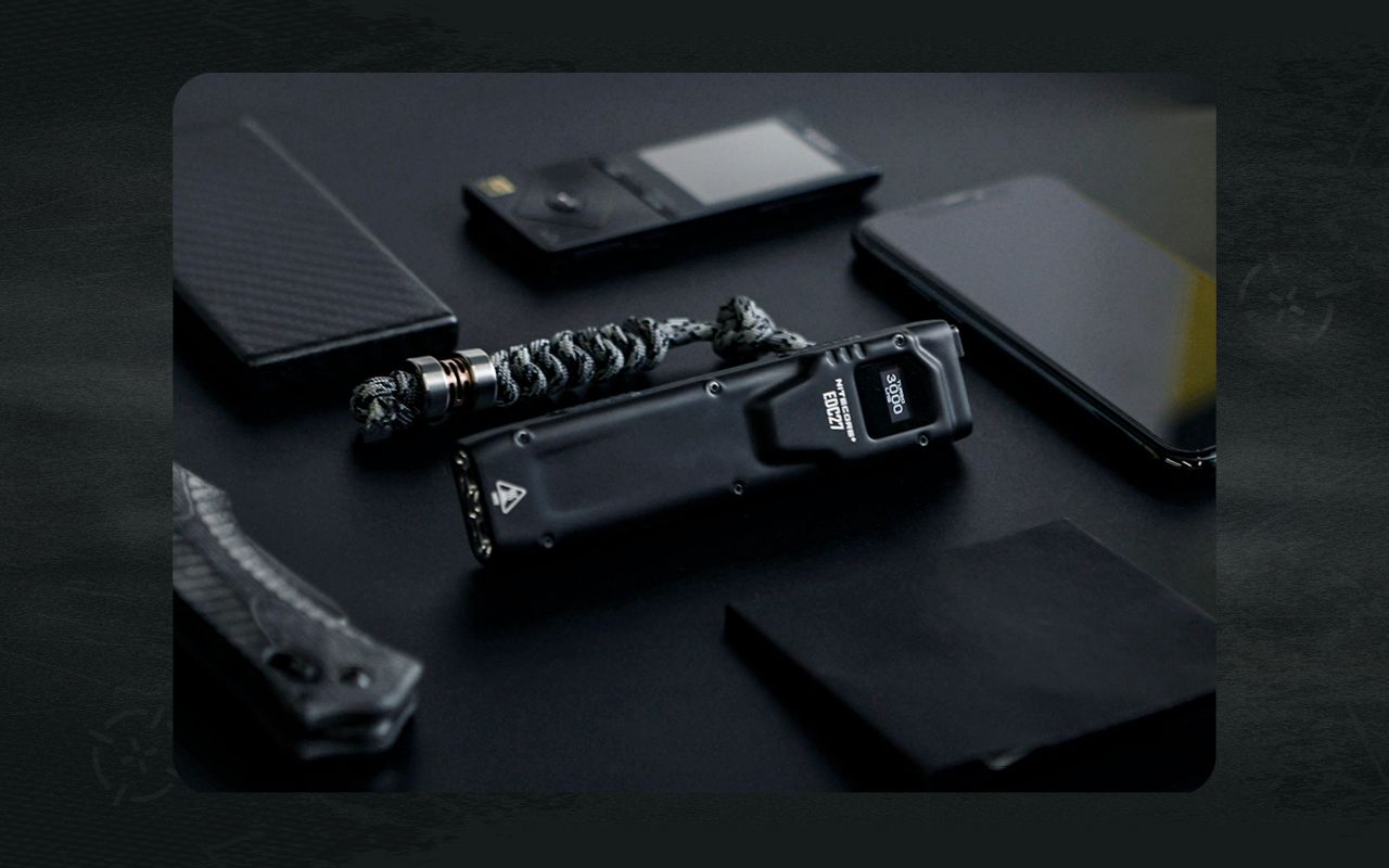 NITECORE EDC27 Lampe de poche rechargeable légère de 3000 lumens pour aventures en plein air et préparation aux situations d'urgence