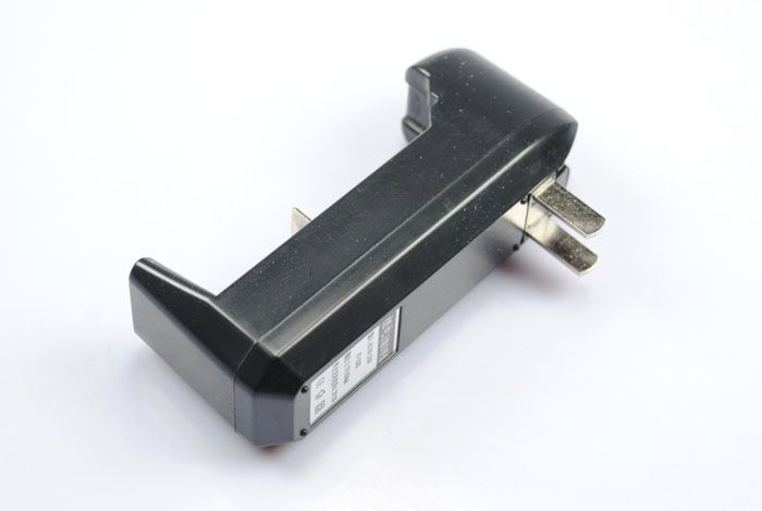 Chargeur universel pour cellule unique, solution de charge rapide pour piles rechargeables 18650, 16340, AA, AAA, CR123A
