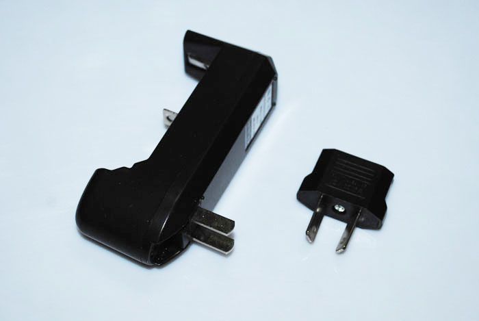Chargeur universel pour cellule unique, solution de charge rapide pour piles rechargeables 18650, 16340, AA, AAA, CR123A