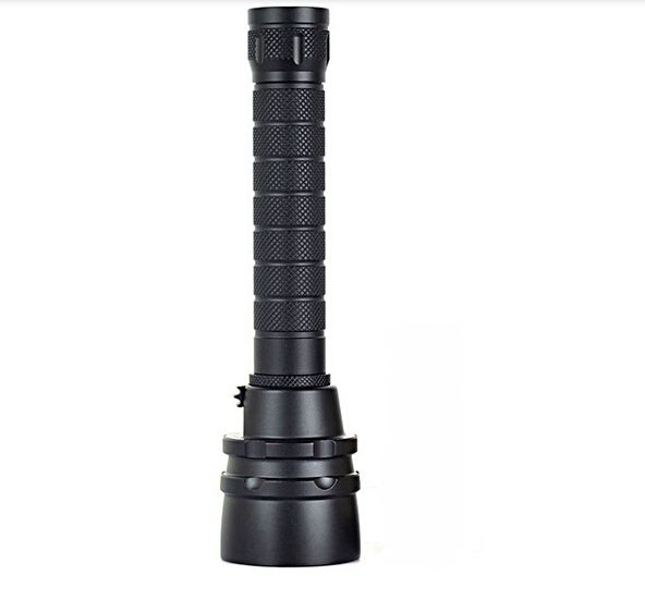 Illuminate Adventures SK68 Q5 LED Lampe torche portable mini ZOOM 6000 lumens, durable et étanche pour le camping