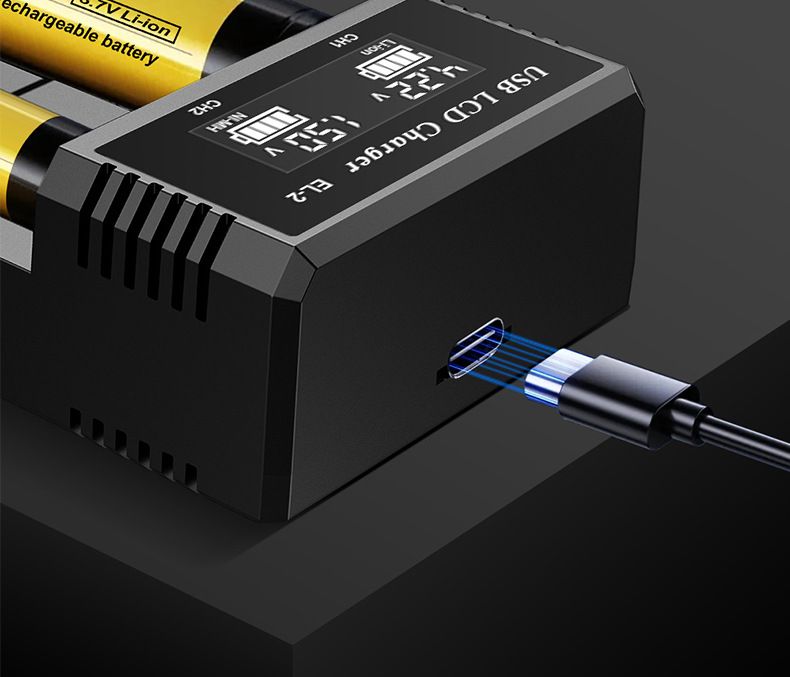Chargeur intelligent USB à écran LCD, chargeur efficace pour piles 18650, AA, AAA, avec affichage LCD, polyvalent et portable.