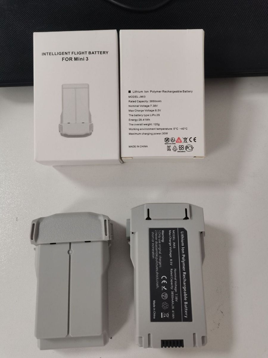 Batterie légère DJI Mavic Mini 3 Pro avec une autonomie de vol prolongée de 47 minutes et une capacité de 3850mAh pour les passionnés de drones.
