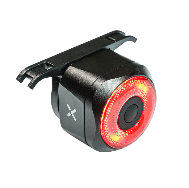 XOSS XR Pro Feu arrière intelligent de sécurité vélo avec détection automatique de freinage, recharge USB et conception étanche