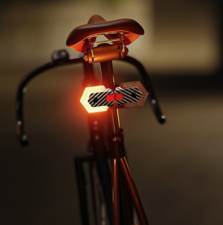 CarryBright Feu arrière de vélo en fibre de carbone (lot de 4) avec clignotants, clignotants avant et arrière rechargeables par USB, avertissement de sécurité à LED lumineuse, télécommande sans fil, feu clignotant étanche pour vélo électrique